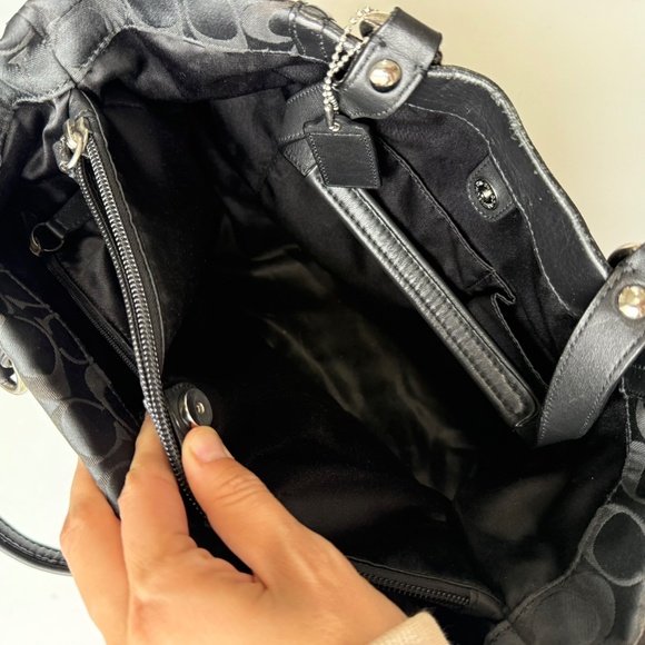 COACH F19244 Black Signature Silver Hardware Medium Ashley Carryall Shoulder Bag - Picture 4 of 6